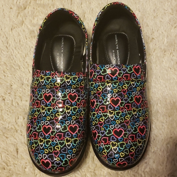 Clogs - Picture 2 of 6